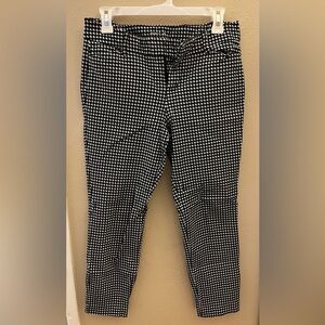 Old Navy Pixie Pants - Women Size 6